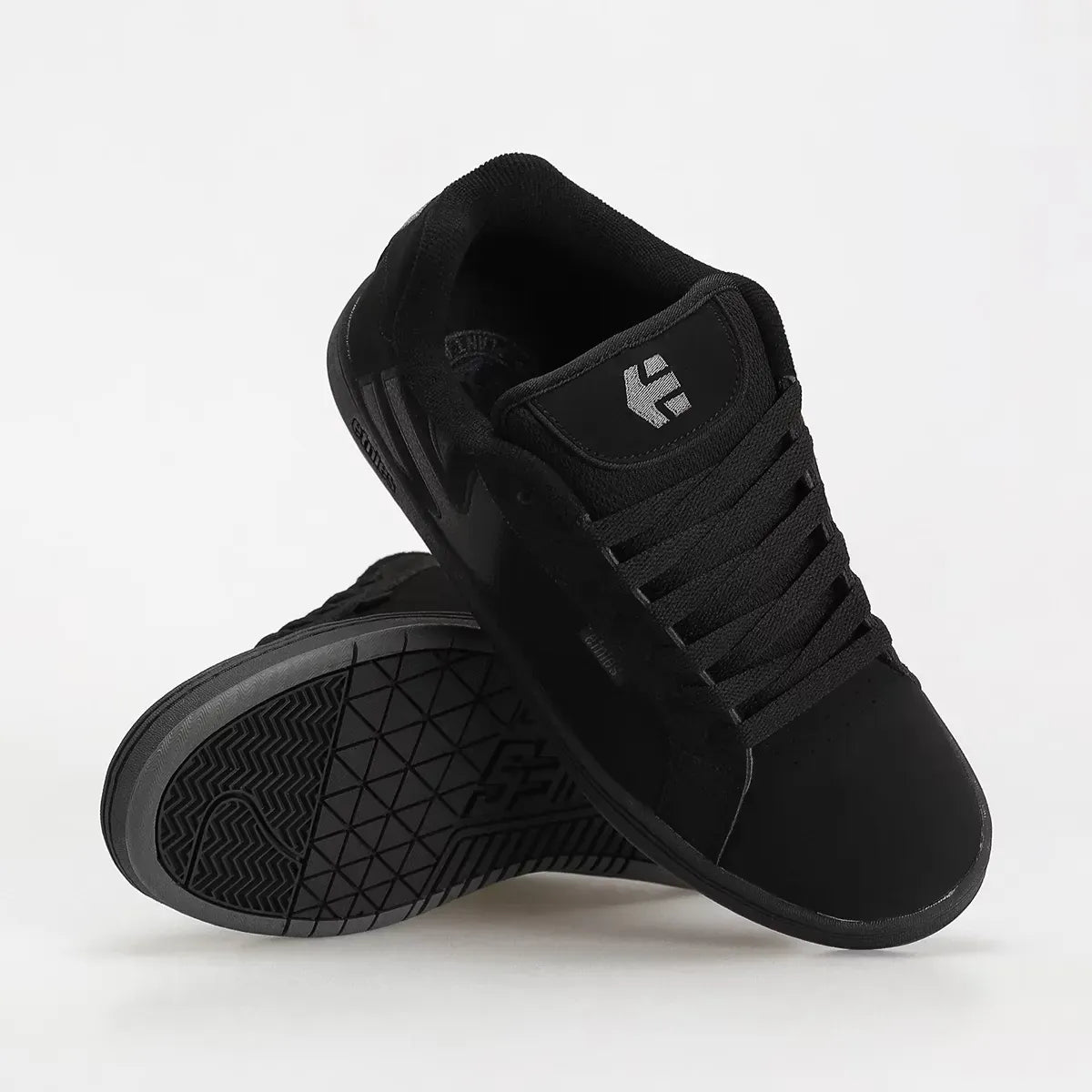 Fader black dirty wash - skate shoes | etnies Official Low-Top Shoe Etnies Skate Original Sustainability Gear