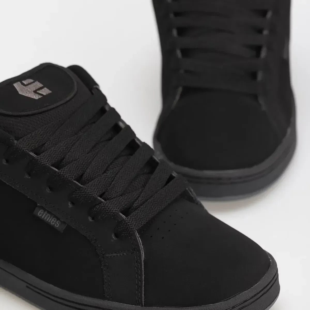 Fader black dirty wash - skate shoes | etnies Official Low-Top Shoe Etnies Skate Original Sustainability Gear