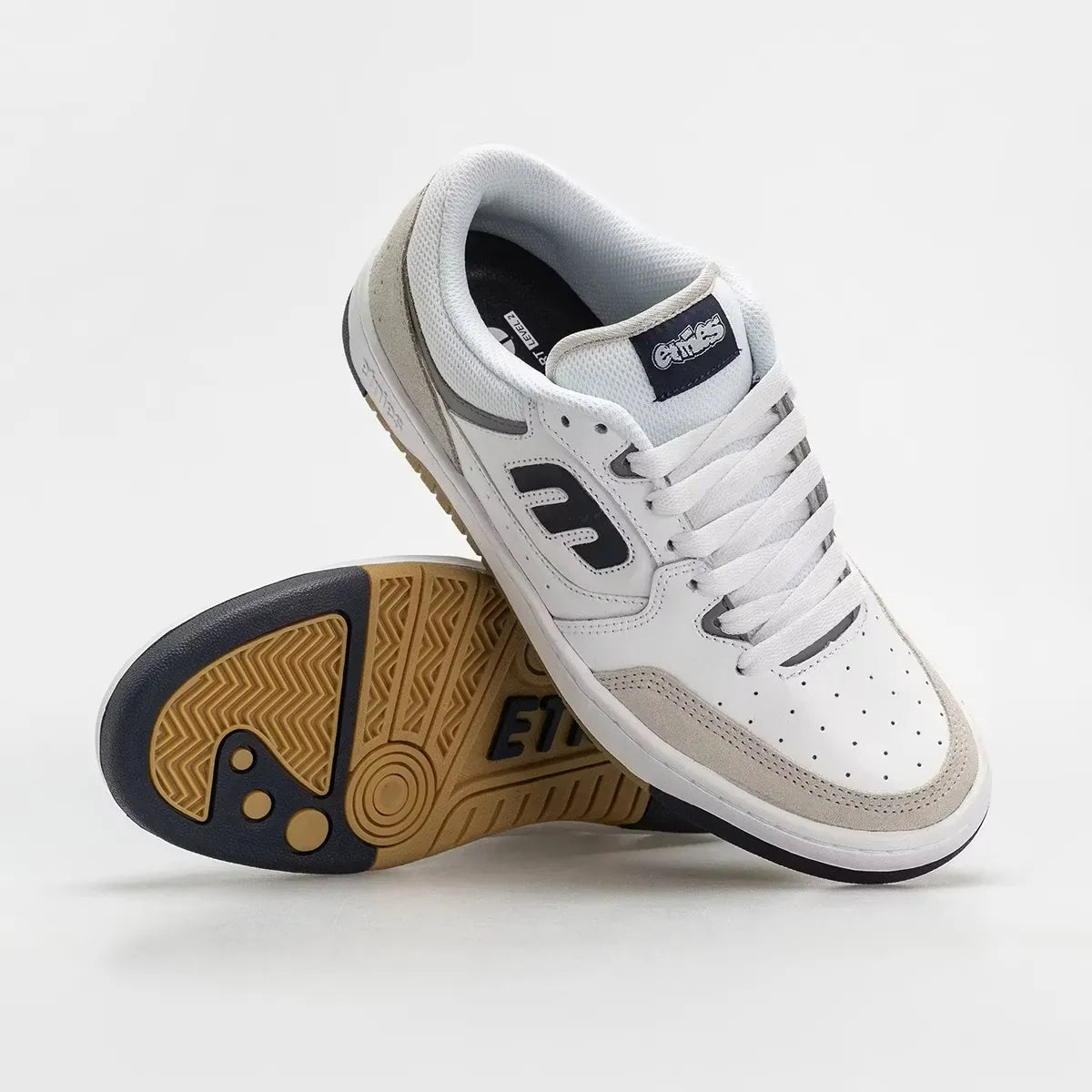 Loot white/navy - skate shoes | etnies Official Low-Top Shoe Etnies Skate Original Sustainability Gear