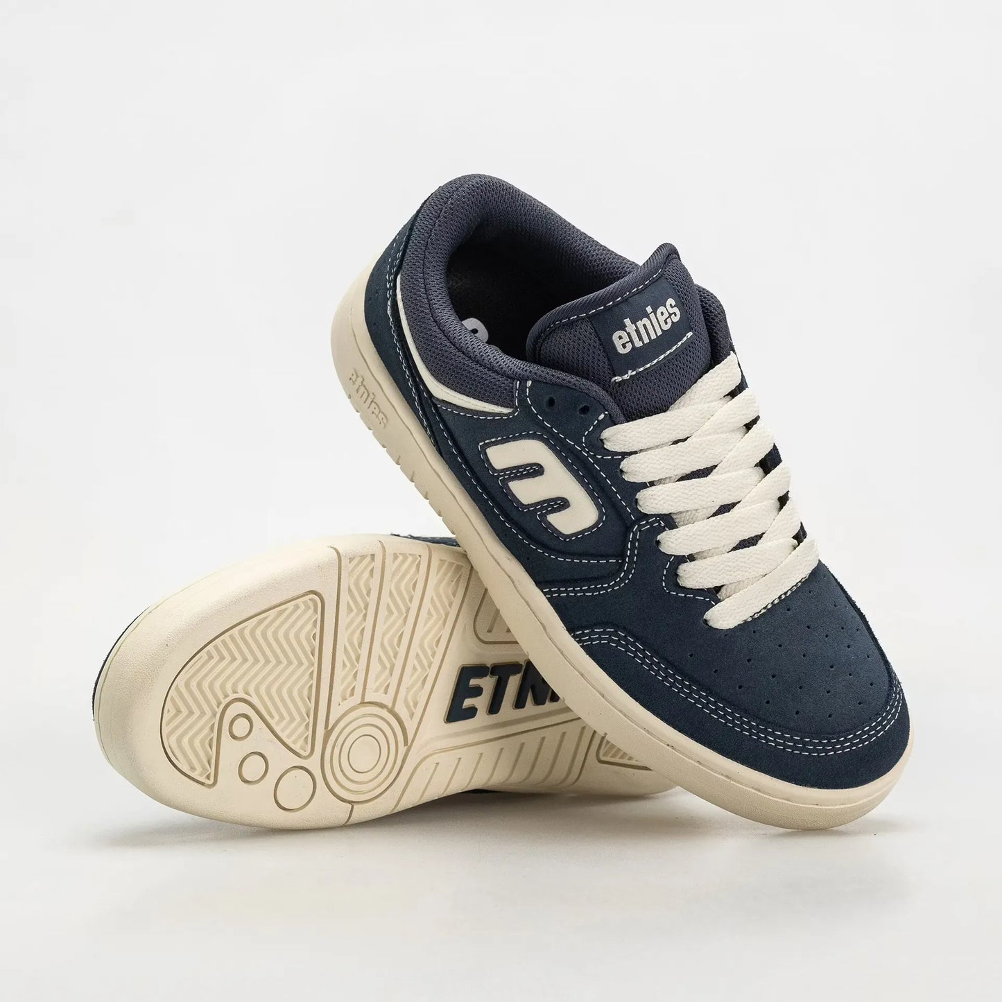 Loot Navy White Low - Top Skate Shoe | etnies Official Low-Top Shoe Etnies Skate Original Sustainability Gear