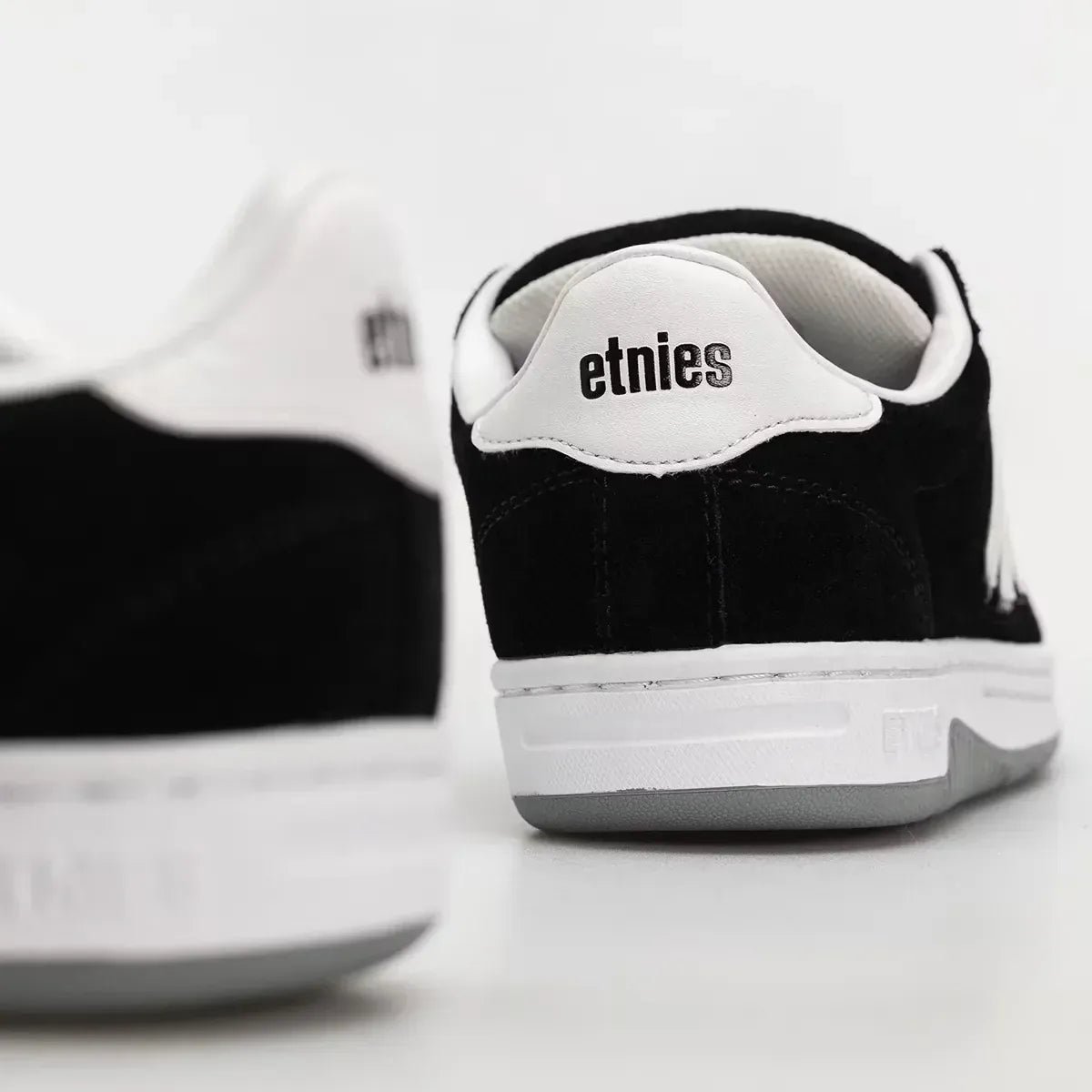 Locut black/white/gum - skate shoes | etnies Official Low-Top Shoe Etnies Skate Original Sustainability Gear