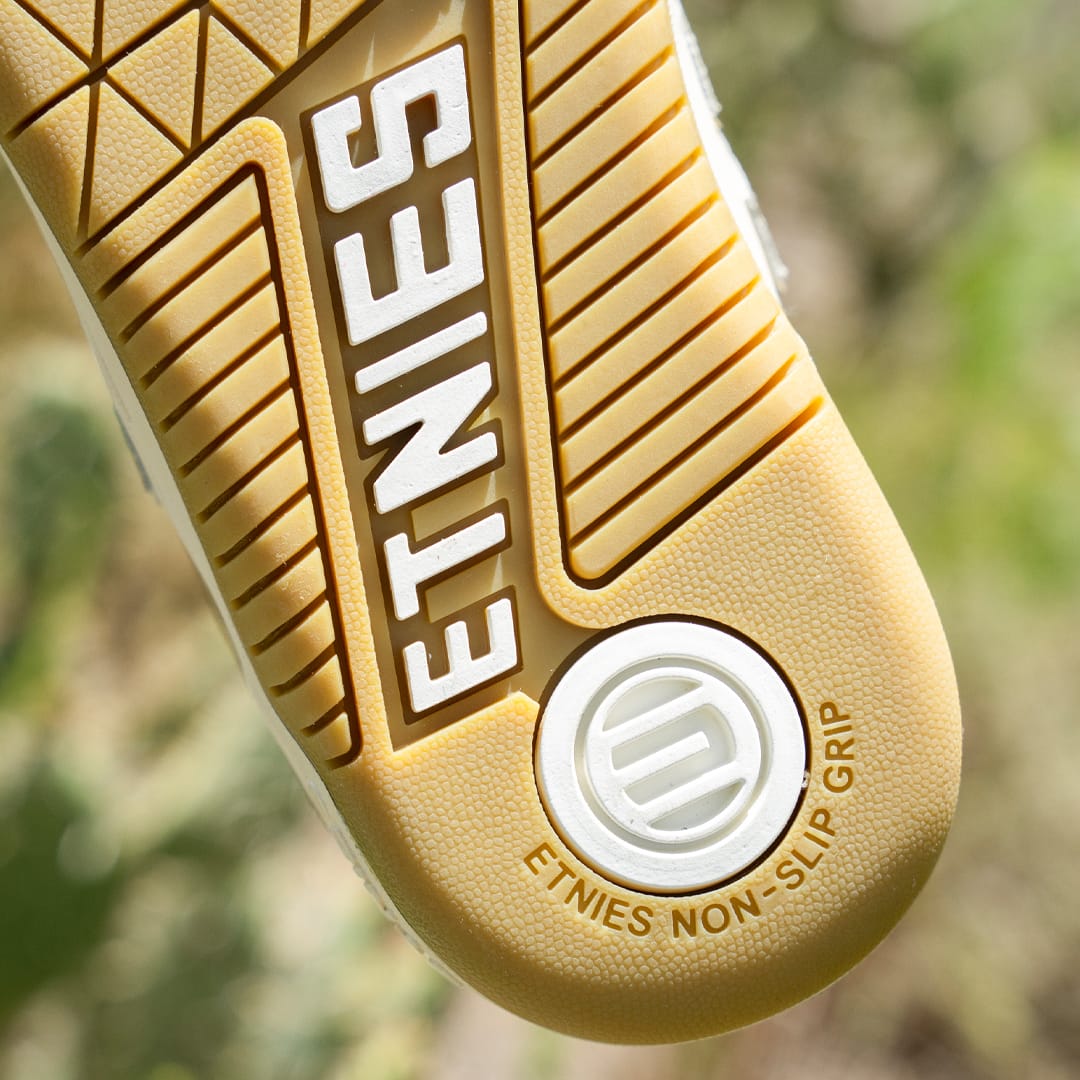 Locut Skate Low-Top Shoe - skateboarding | etnies Official Low-Top Shoe etnies Skate Original Sustainability Gear