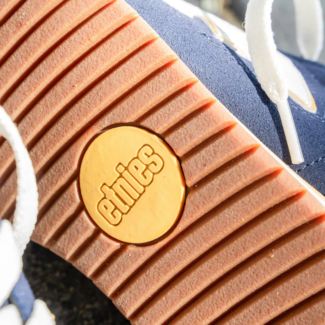 Navy Suede Low-Top Skate Shoes – Locut 2K | etnies Official etnies Skate Original Sustainability Gear