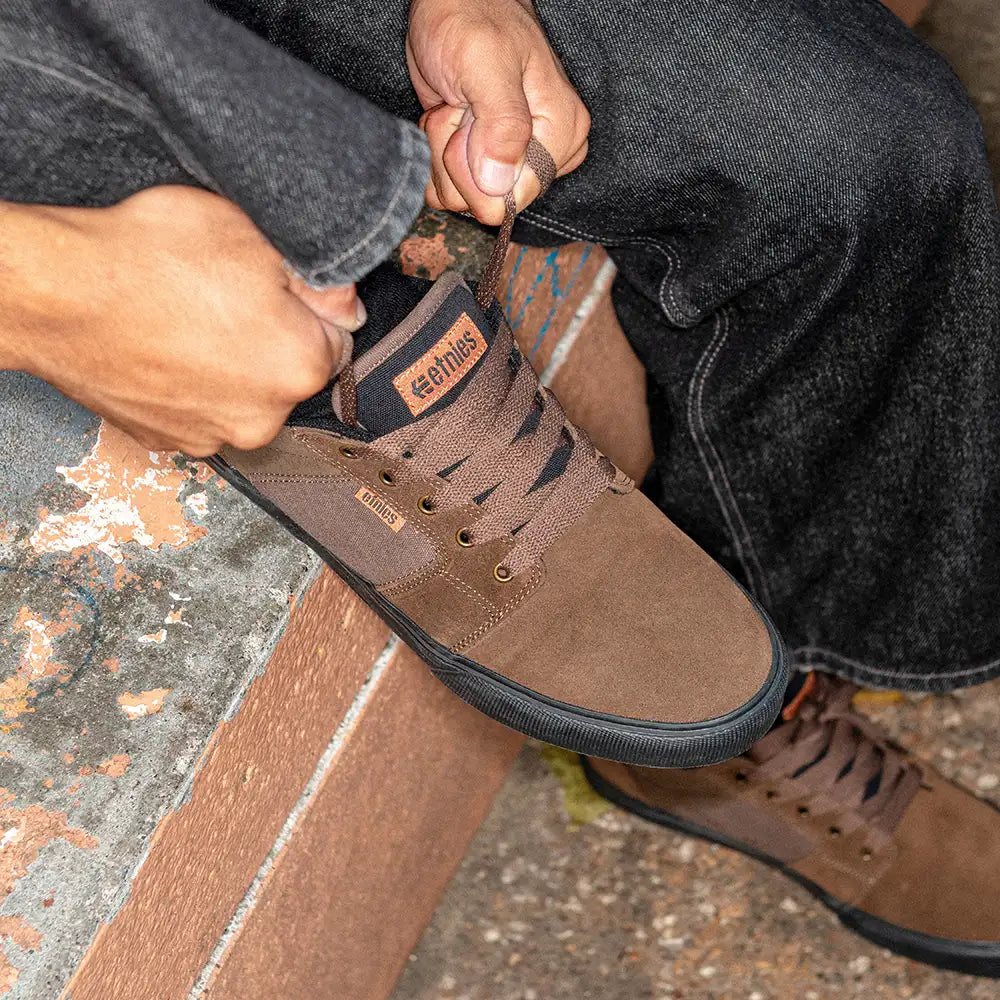 Barge Ls brown/gum/gold - skate shoes | etnies Official Low-Top Vulcanized Etnies Skate Original Sustainability Gear