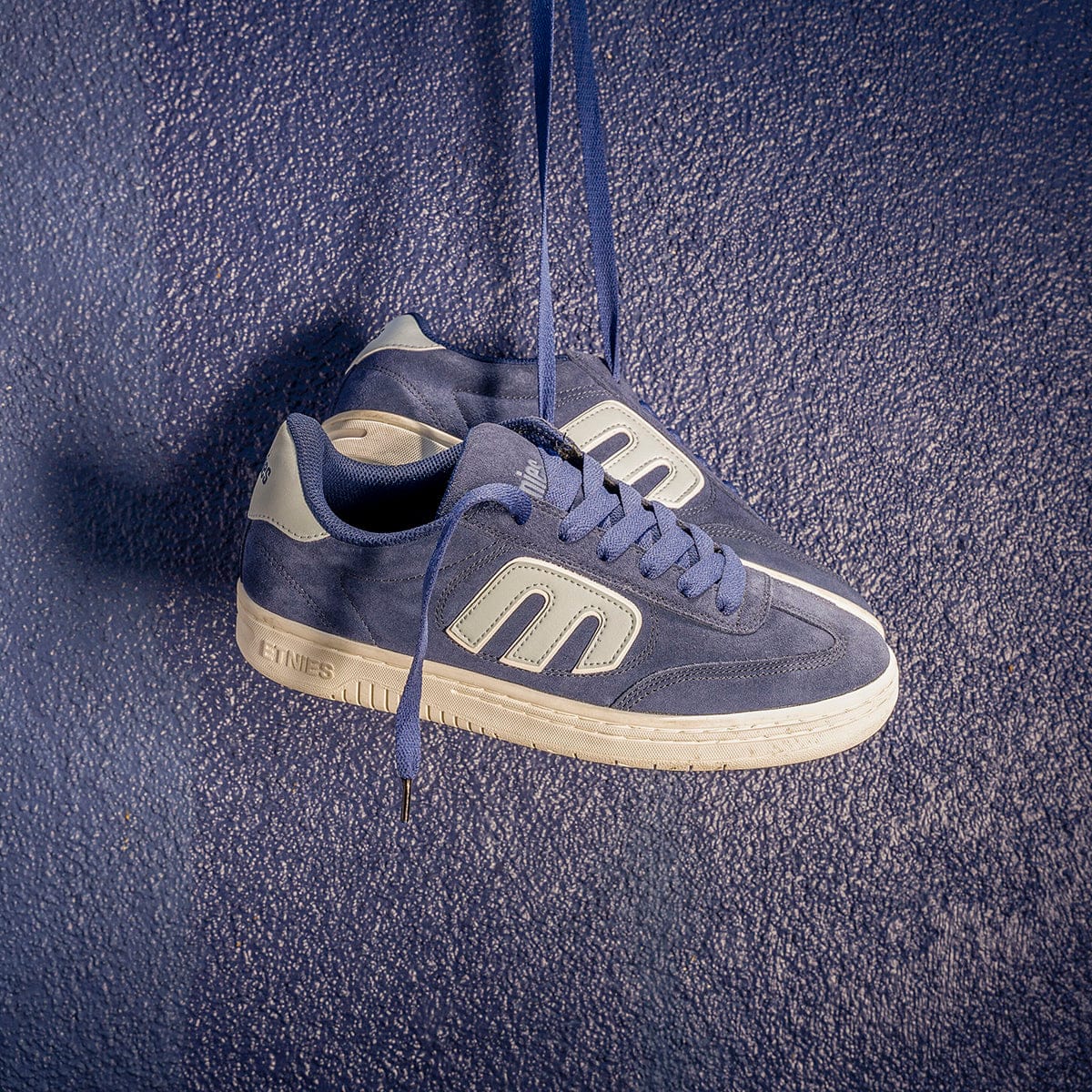 Locut black/white/gum - skate shoes | etnies Official Low-Top Shoe Etnies Skate Original Sustainability Gear