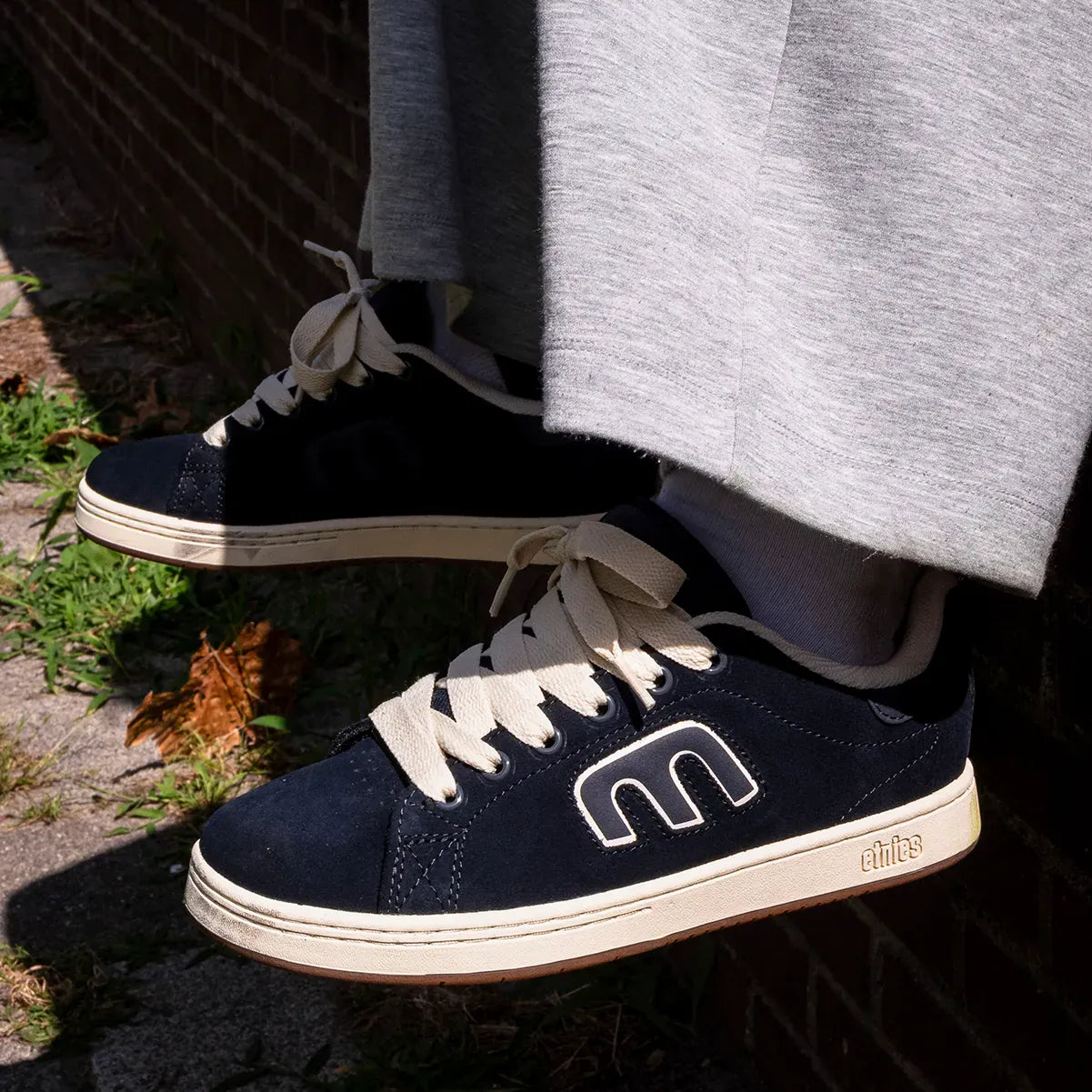 Callicut Navy Tan Low - Top Skate Shoe | etnies Official Low-Top Shoe Etnies Skate Original Sustainability Gear