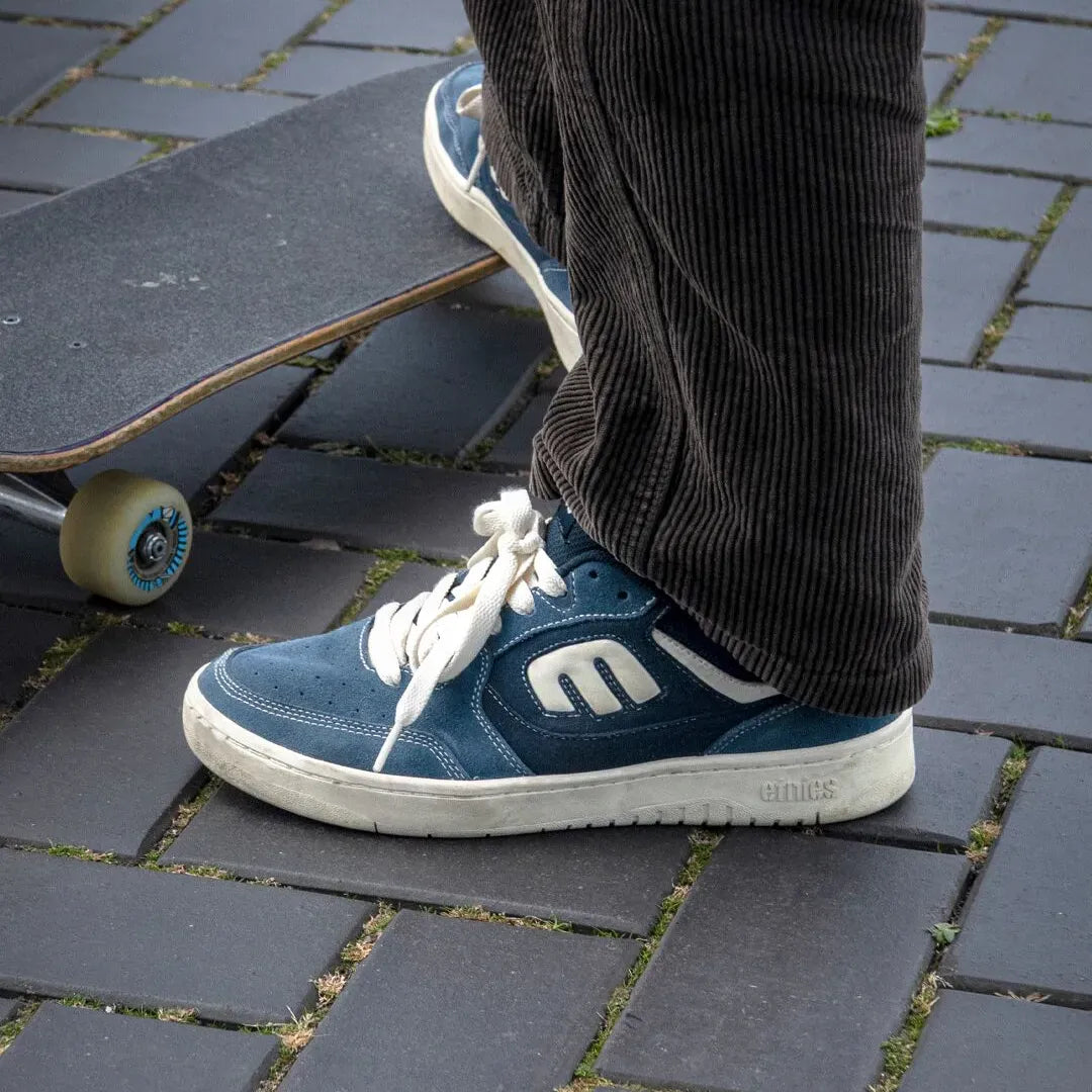 Loot Navy White Low - Top Skate Shoe | etnies Official Low-Top Shoe Etnies Skate Original Sustainability Gear