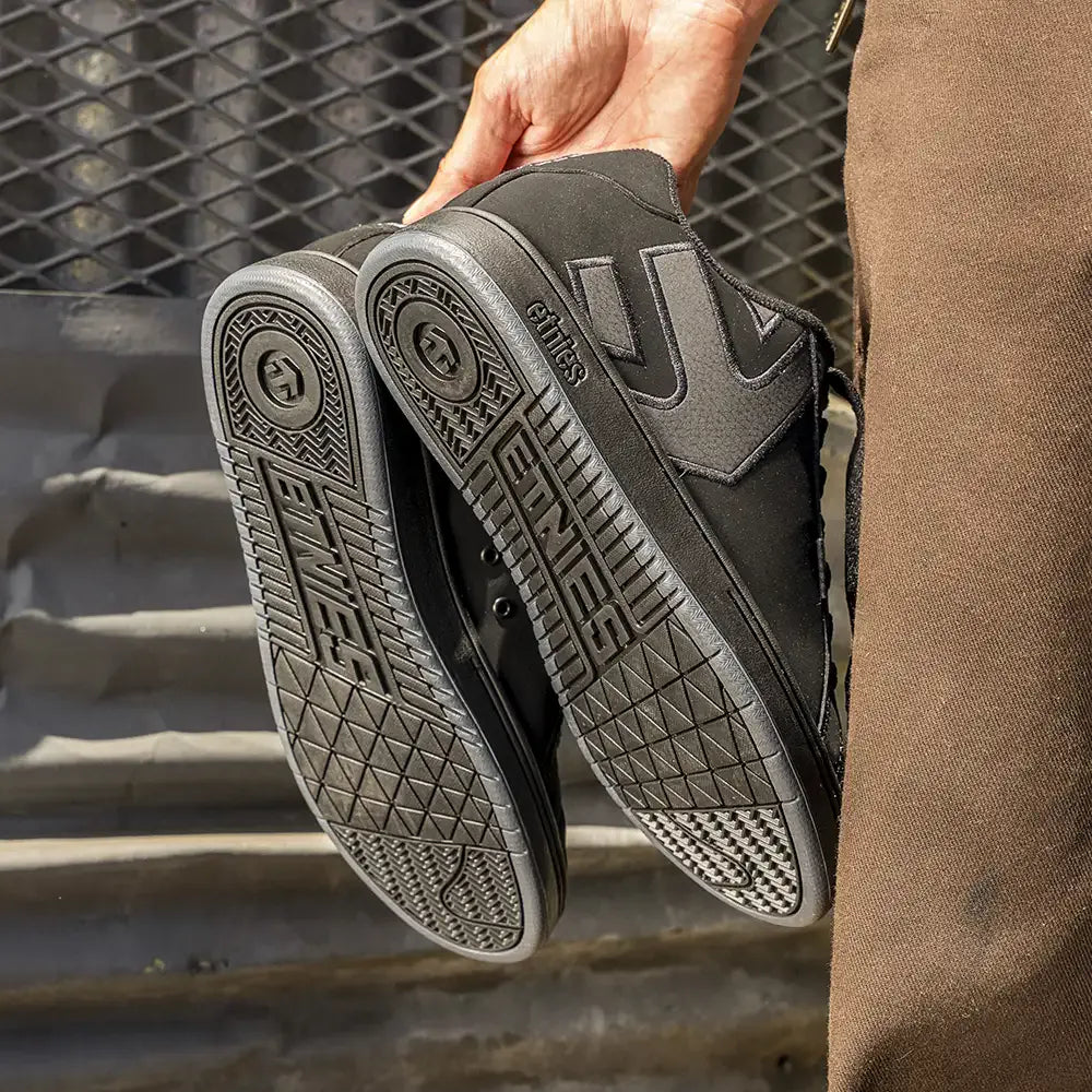 Fader black dirty wash - skate shoes | etnies Official Low-Top Shoe Etnies Skate Original Sustainability Gear