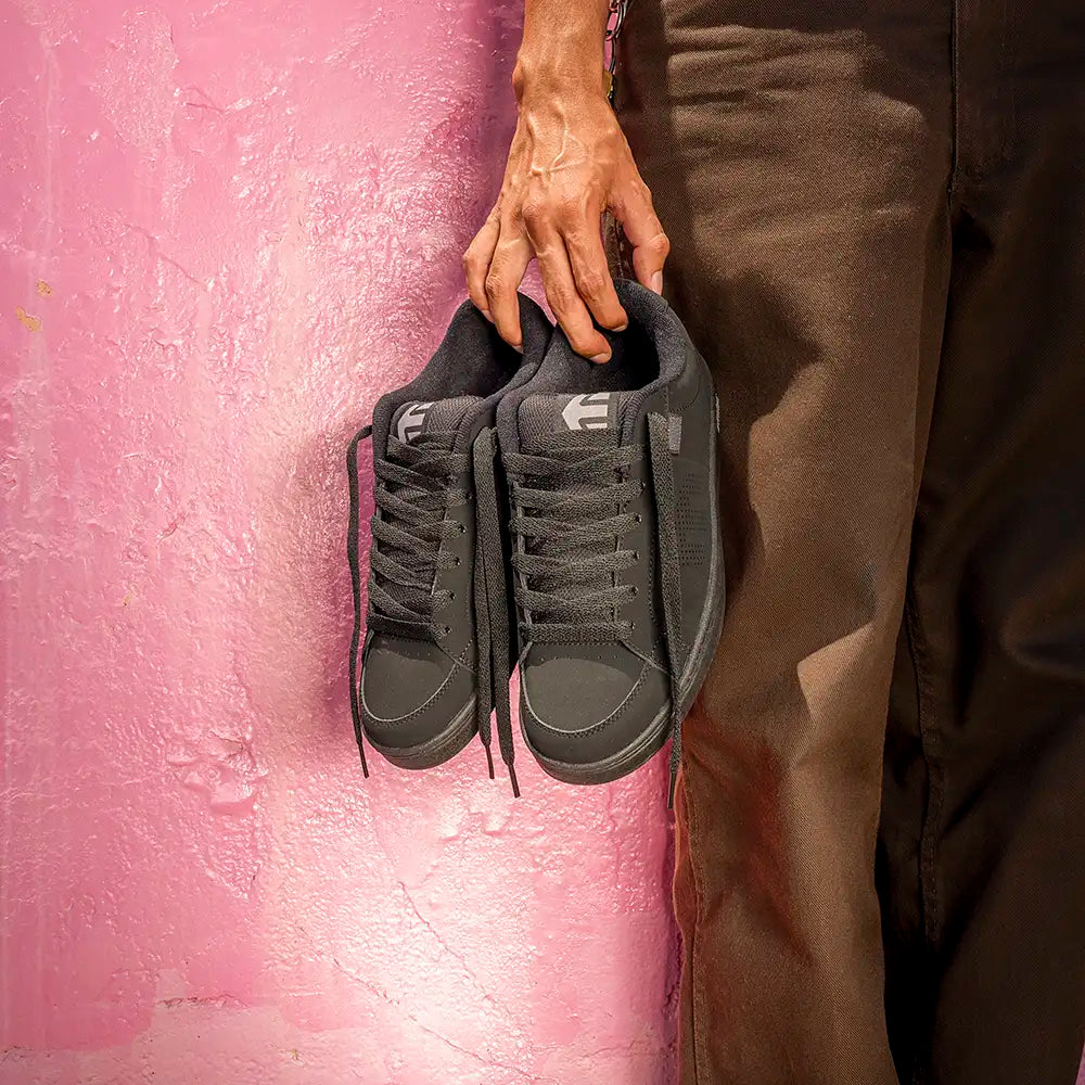 Kingpin black - skate shoes | etnies Official Low-Top Shoe Etnies Skate Original Sustainability Gear