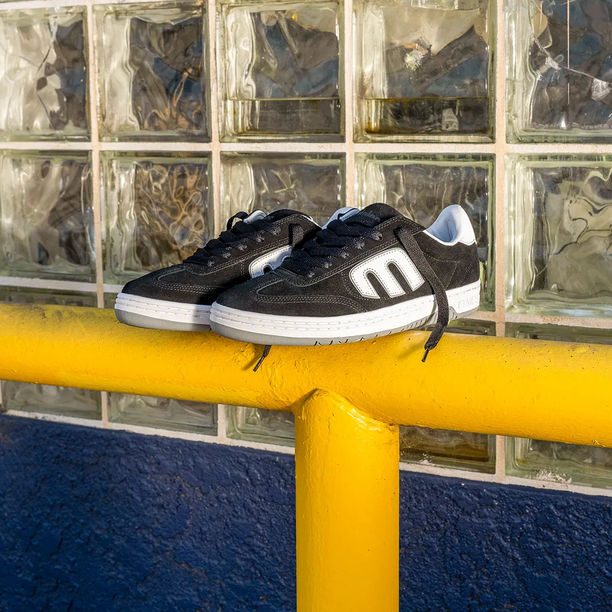 Locut black/white/gum - skate shoes | etnies Official Low-Top Shoe Etnies Skate Original Sustainability Gear