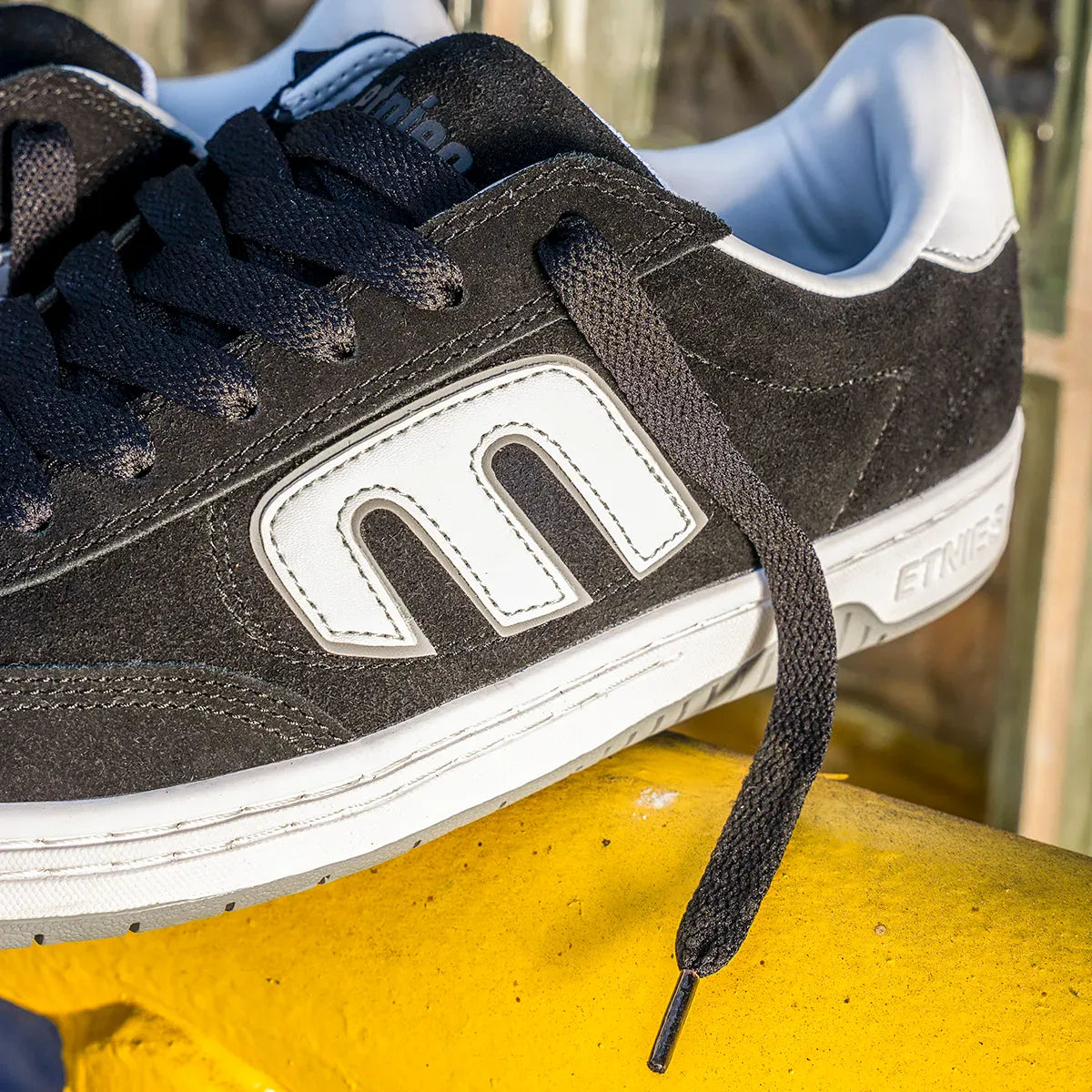 Locut black/white/gum - skate shoes | etnies Official Low-Top Shoe Etnies Skate Original Sustainability Gear